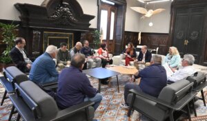 Reunión de Catalá con la federación de asociaciones de vecinos por el soterramiento de las vías de Serrería